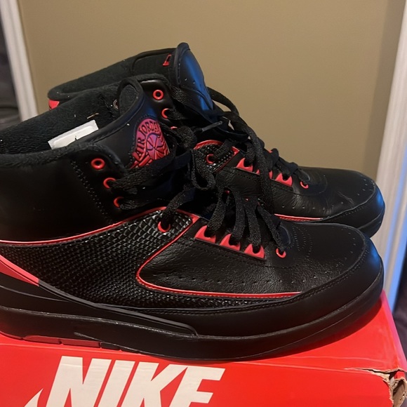 Don’t have original box! Like new! I’ll Throw in Jordan shirt! Tee shirt is M. - Picture 2 of 6